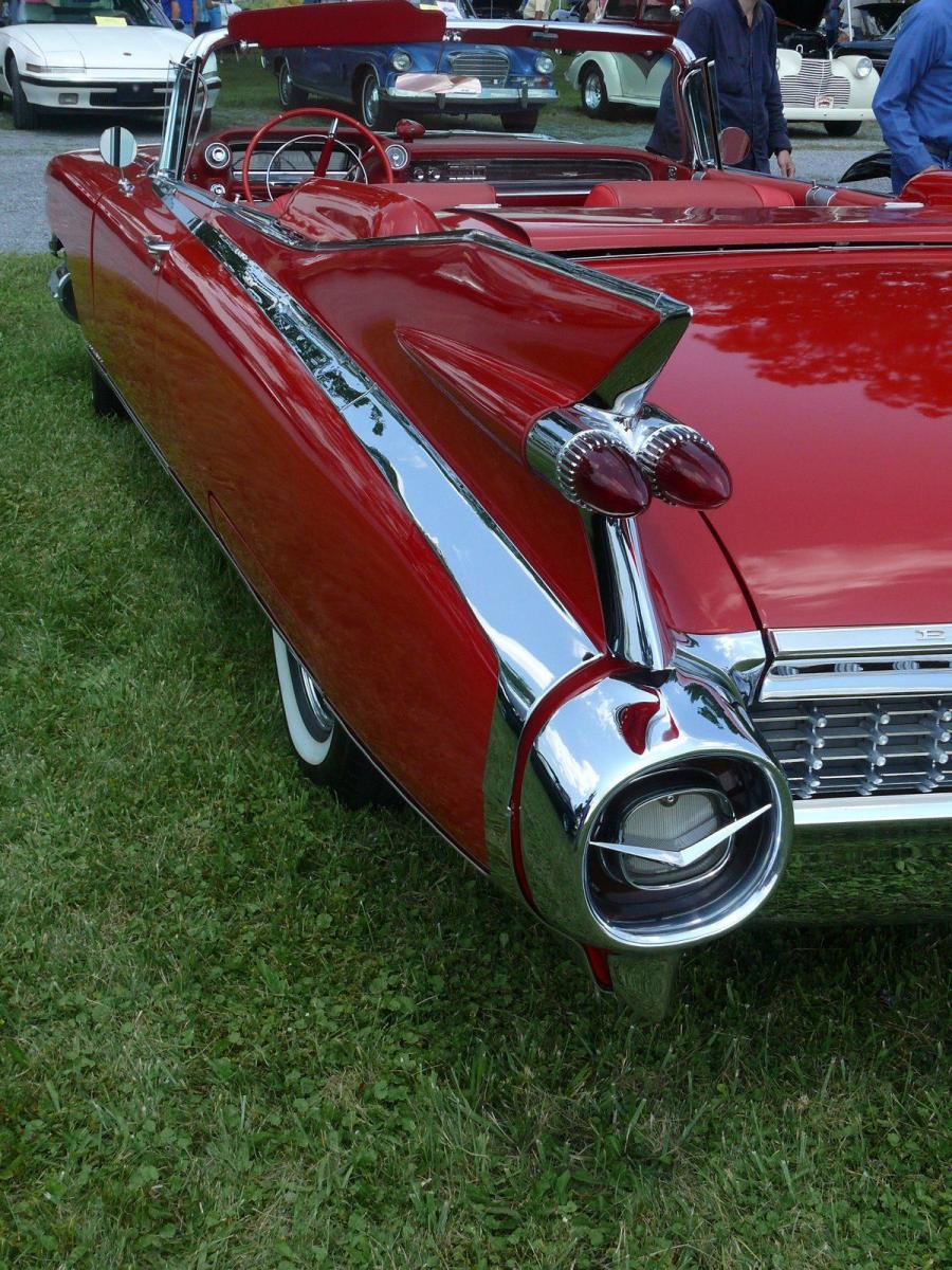  Cadillac Eldorado Biarritz Convertible 1959 года  (фото 21 из 40)